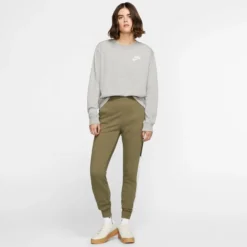 NIKE Women's Sportswear Gym Cropped Crew Top 11 NIKE Women's Sportswear Gym Cropped Crew Top -Chic Clothing Store 2064995 004 alt5